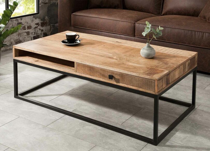 table basse industriel en bois de manguier
