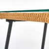 table basse d'extérieur en rotin et verre