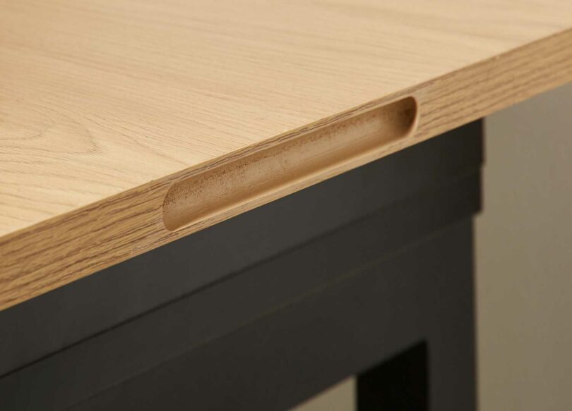 zoom sur le plateau en bois
