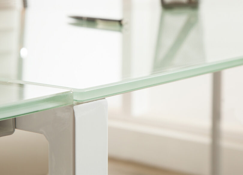 zoom sur la plateau en verre