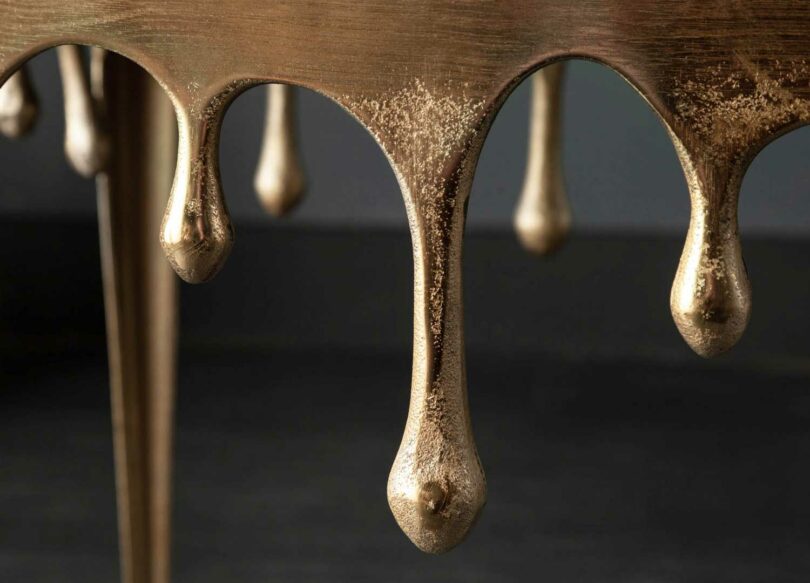 table d'appoint avec peinture effet coulure