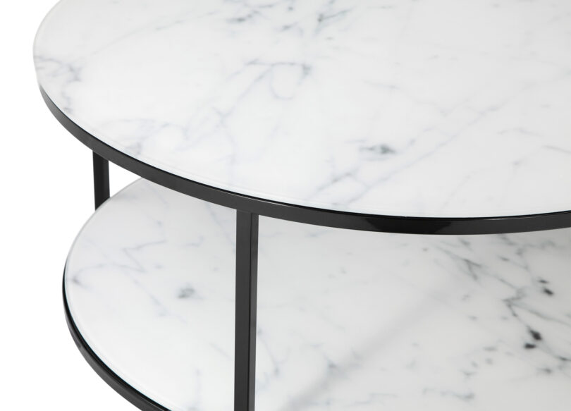 table basse avec plateaux en verre aspect marbre