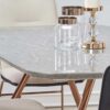 zoom sur le plateau aspect marbre