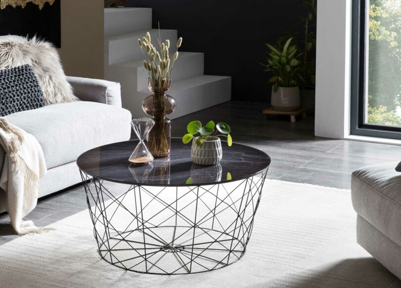table basse ronde 80 cm métal noir et aspect marbre