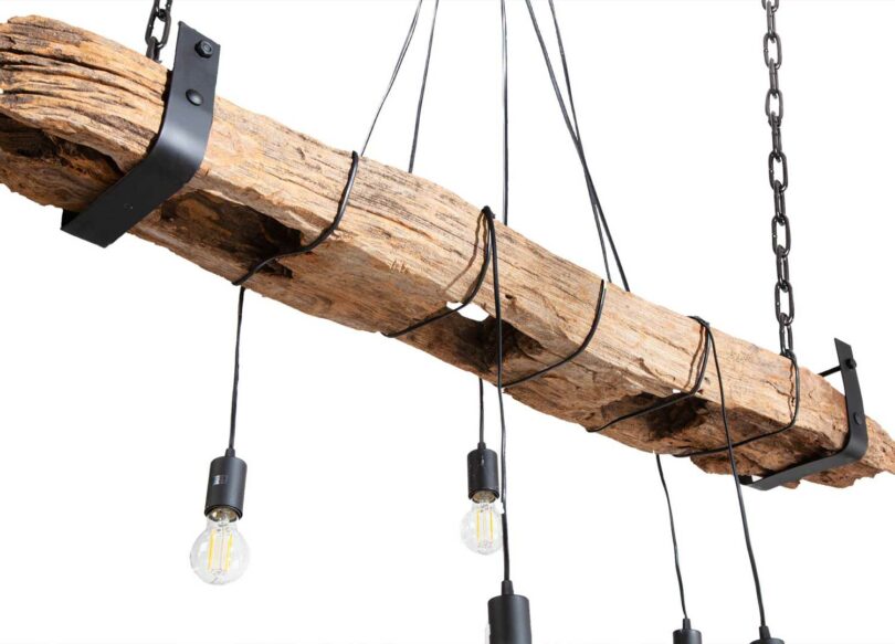 Zoom poutre en bois recyclé naturel