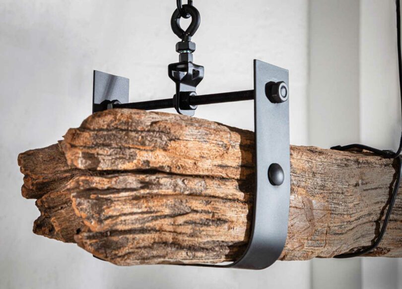 Poutre en bois massif recyclé luminaire