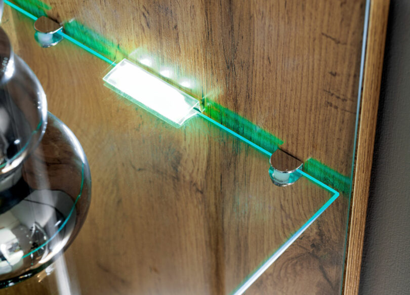 Etagère avec LED du meuble TV