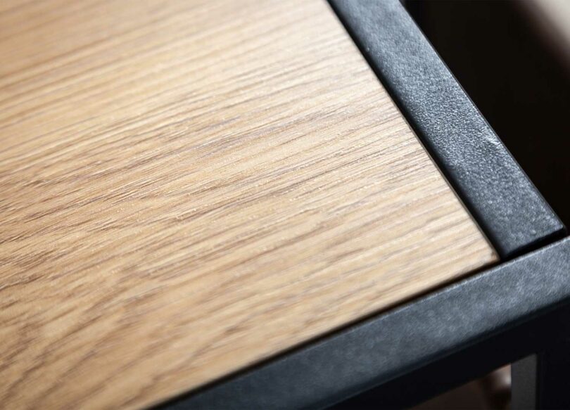 Bois de la table d'appoint