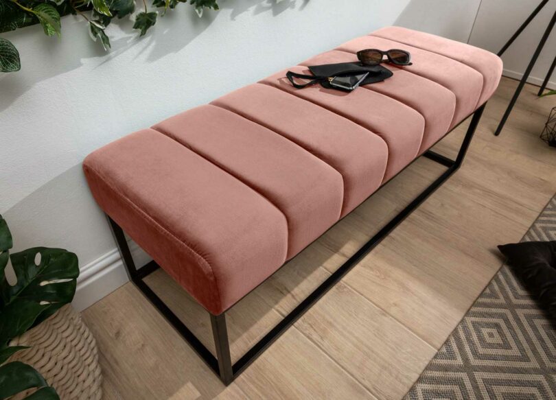 banc en velours rose