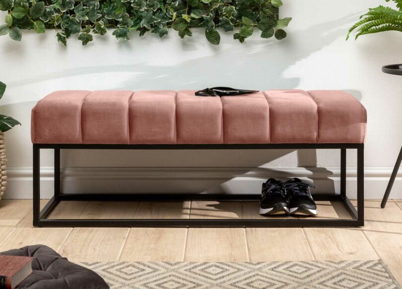 banc moderne en velours