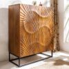 buffet haut en bois sculpté