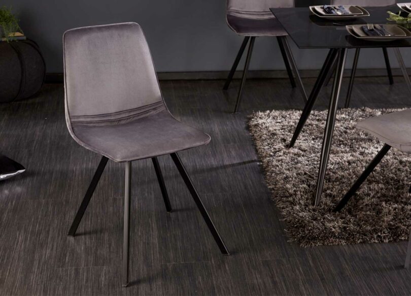 chaise de salle à manger en velours gris