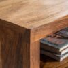 zoom sur la table basse en bois