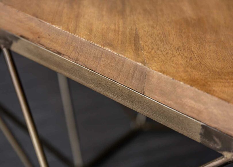 Plateau en bois massif de la table basse