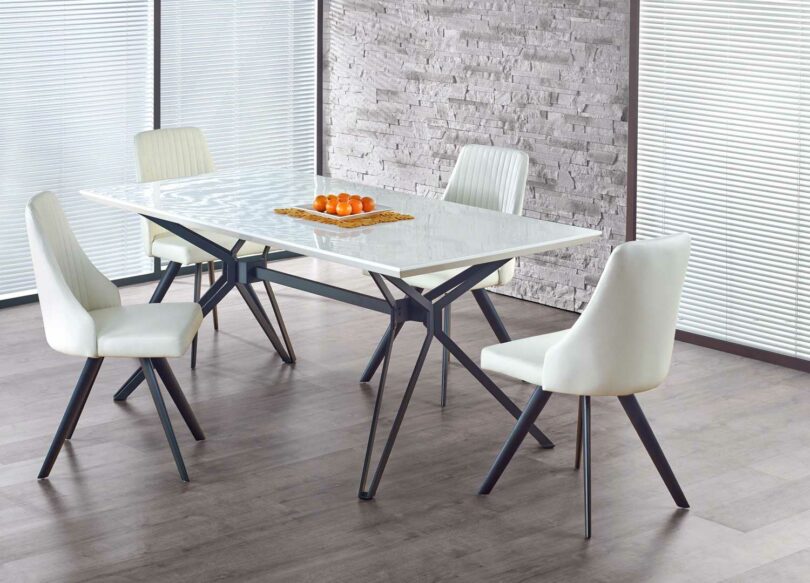 table à manger 160 cm blanche laquée et métal noir