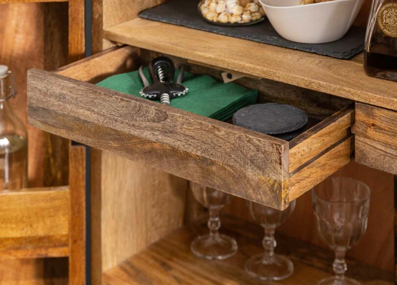 Tiroir du meuble buffet
