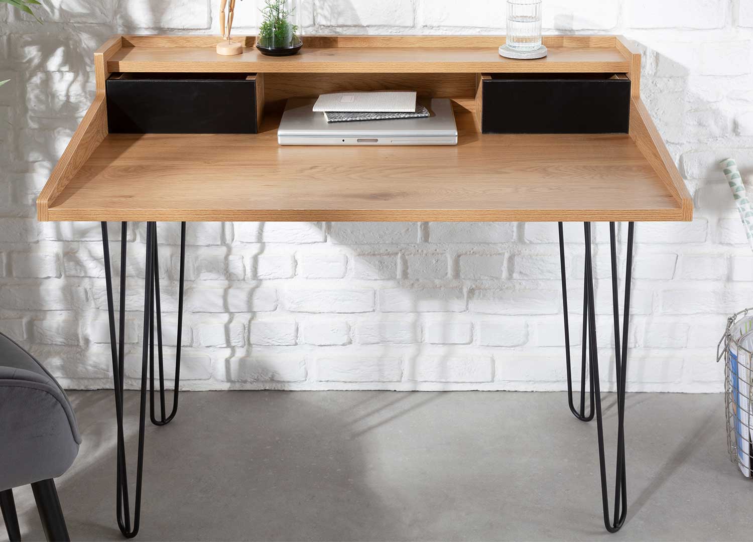 Bureau pas cher aspect bois et pieds en épingle noir