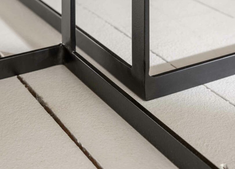 zoom sur le cadre des tables basses