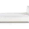 lit pour adulte moderne en simili cuir blanc et pied en bois