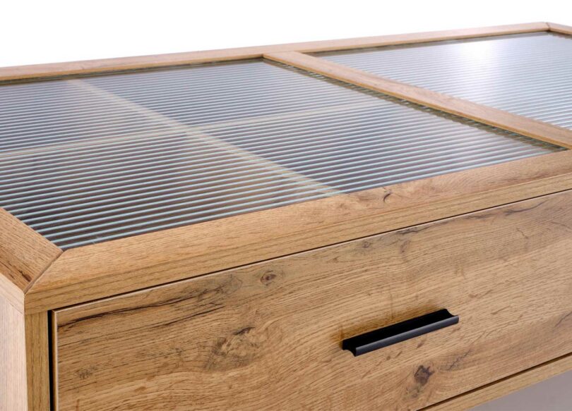 zoom sur le plateau en verre