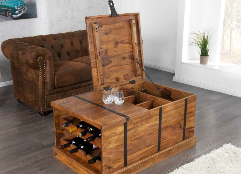 table de salon en bois massif pour les bouteilles et verre à apéro