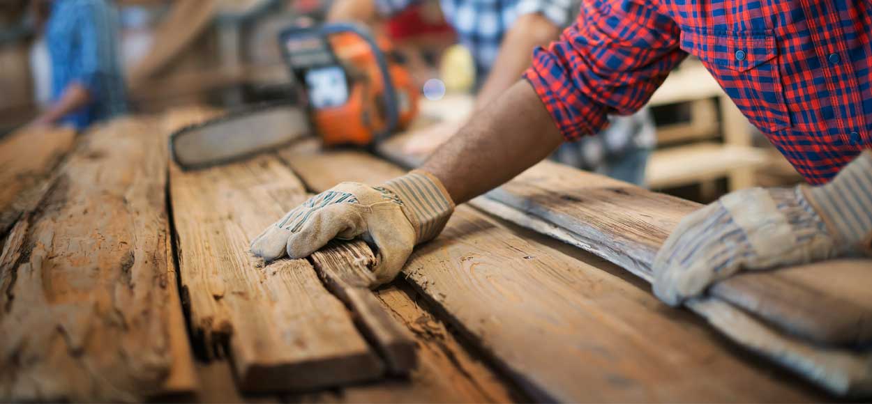 Recycler le vieux bois pour nos meubles