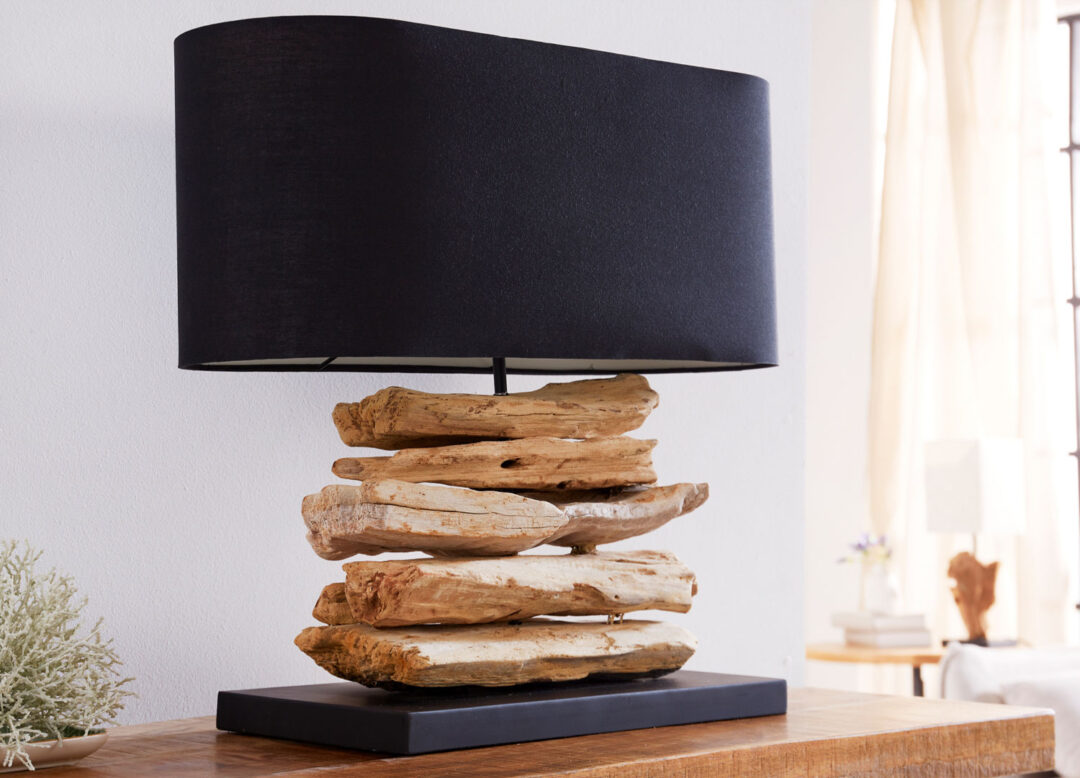 Lampe en lin noir et bois flotté