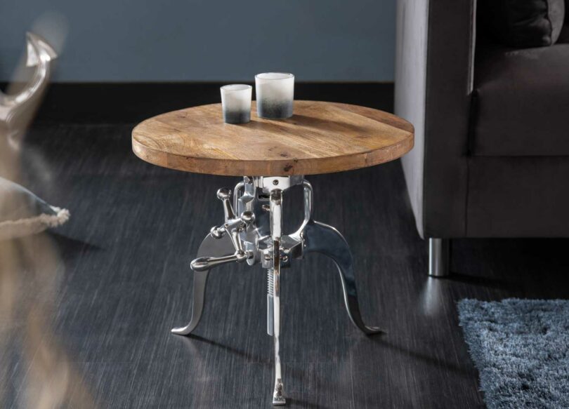Table d'appoint réglée en bas