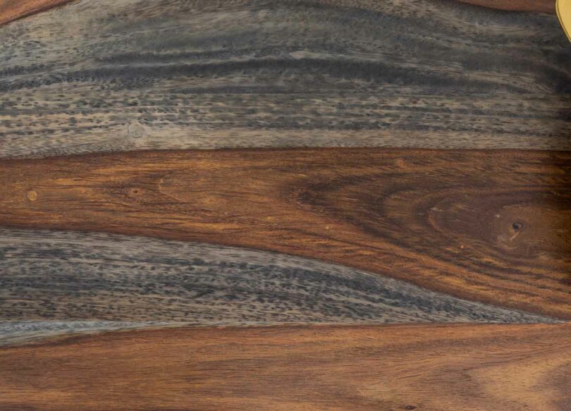 zoom sur le bois de sesham fumé
