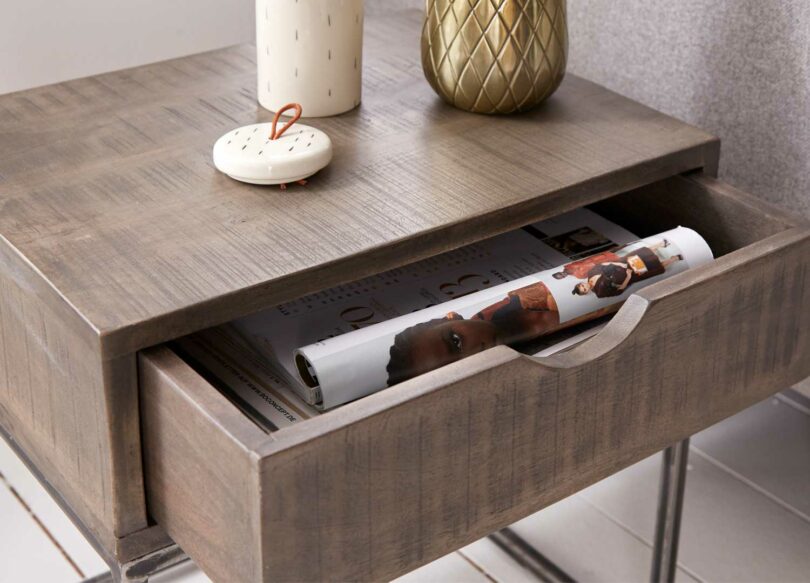chevet en bois avec 1 tiroir