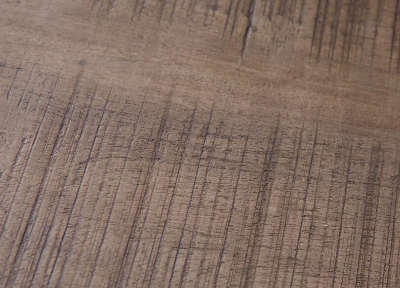 zoom sur le bois de manguier teinté