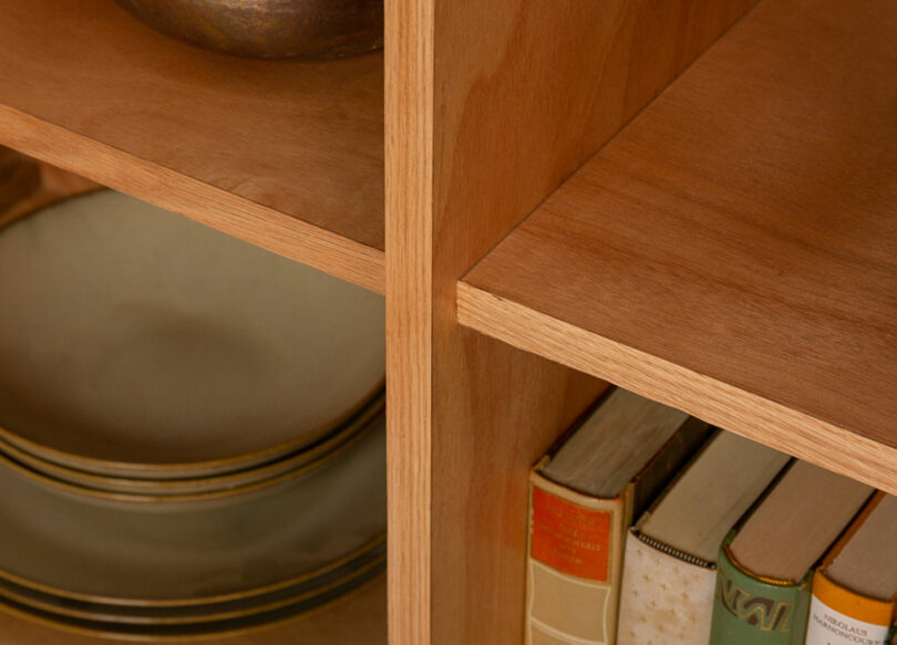 buffet en bois avec 6 compartiments