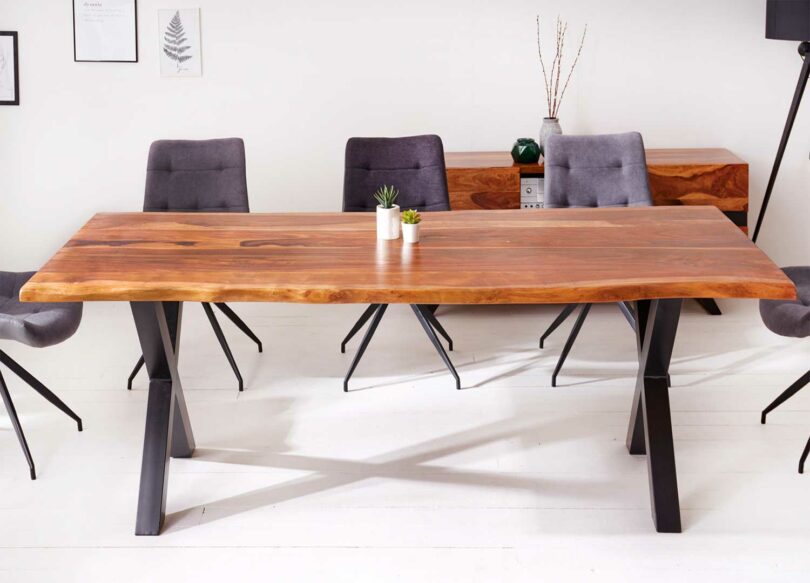 table de repas en bois massif style industriel