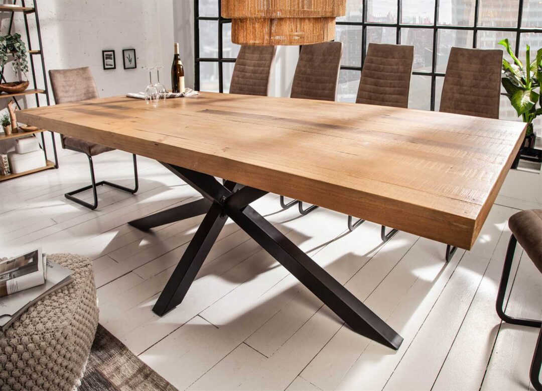 table de repas industrielle en bois recyclé pour 8 personnes