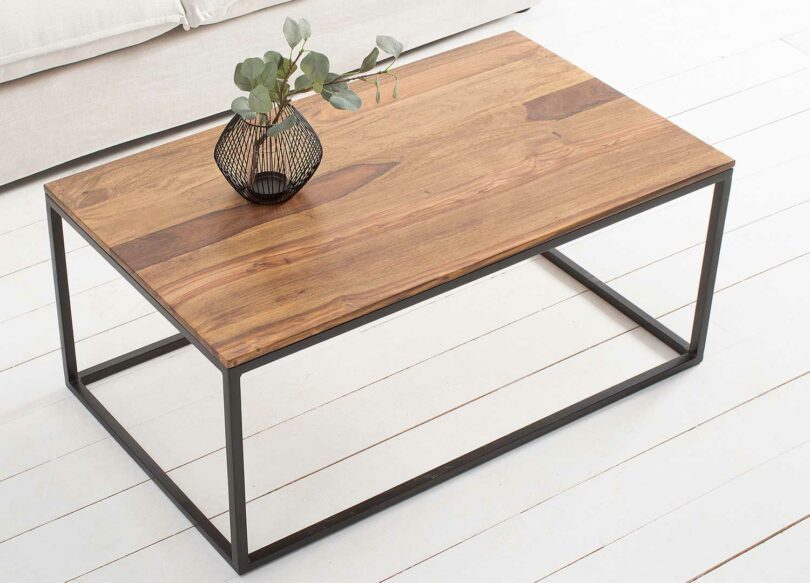 table de salon en bois de sesham et métal noir