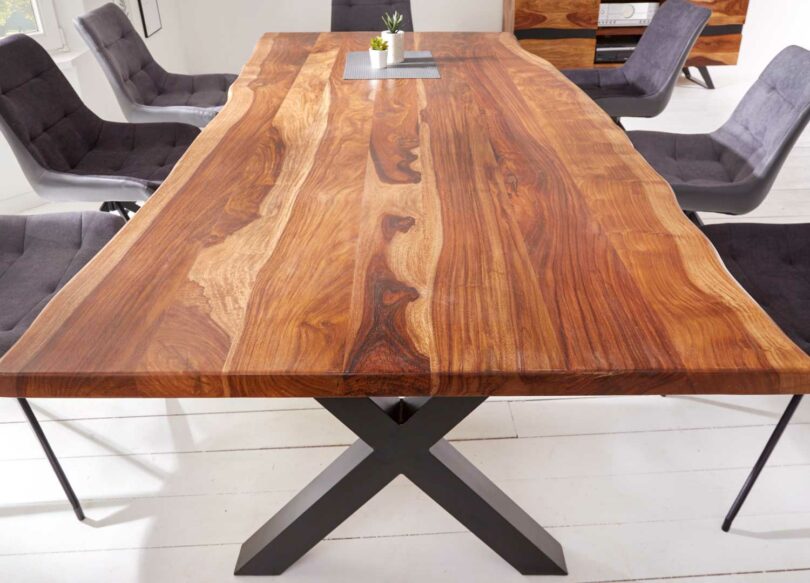 table de salle à manger en bois de sesham style industriel