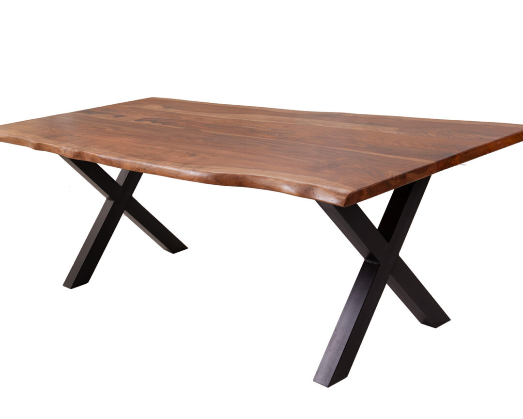 table de repas en bois massif avec pieds en crois métal noir