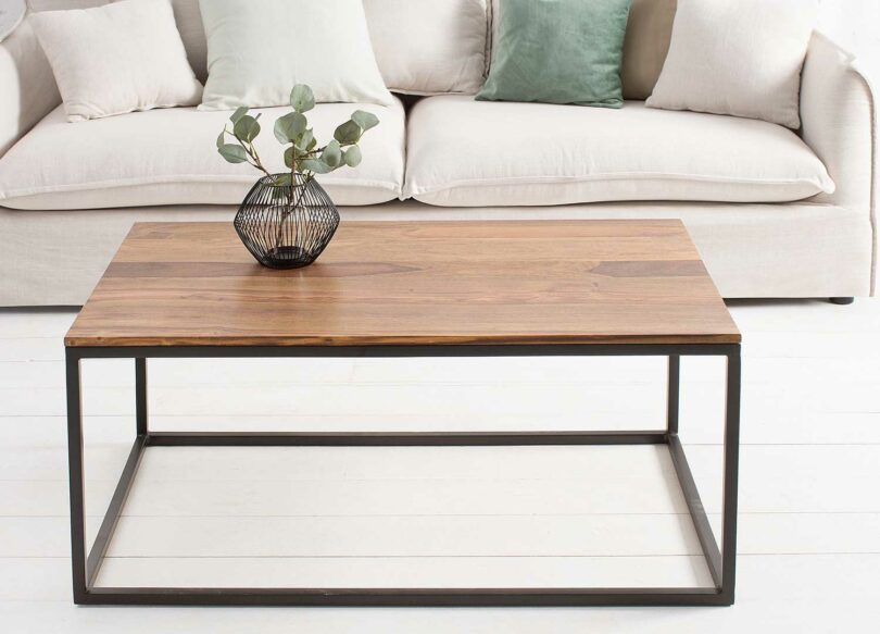table basse en bois et métal noir