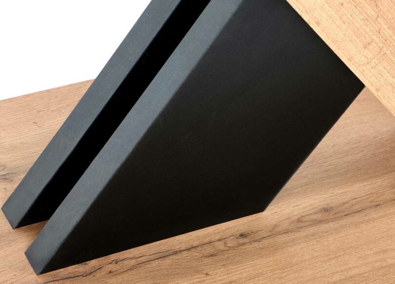 zoom sur le pied central de la table