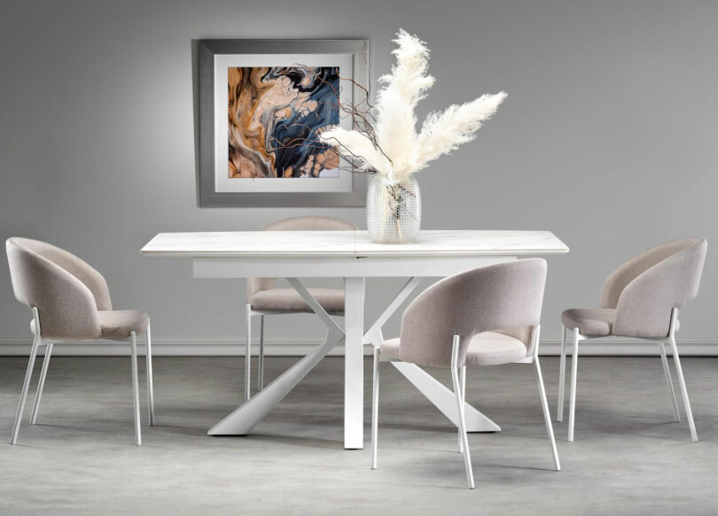table de repas aspect marbre blanc contemporaine