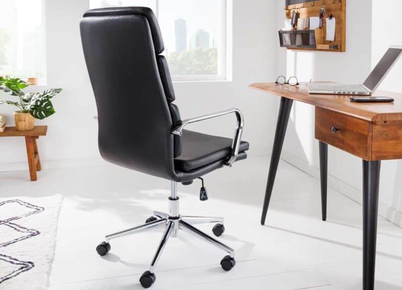 Dossier de la chaise de bureau noire