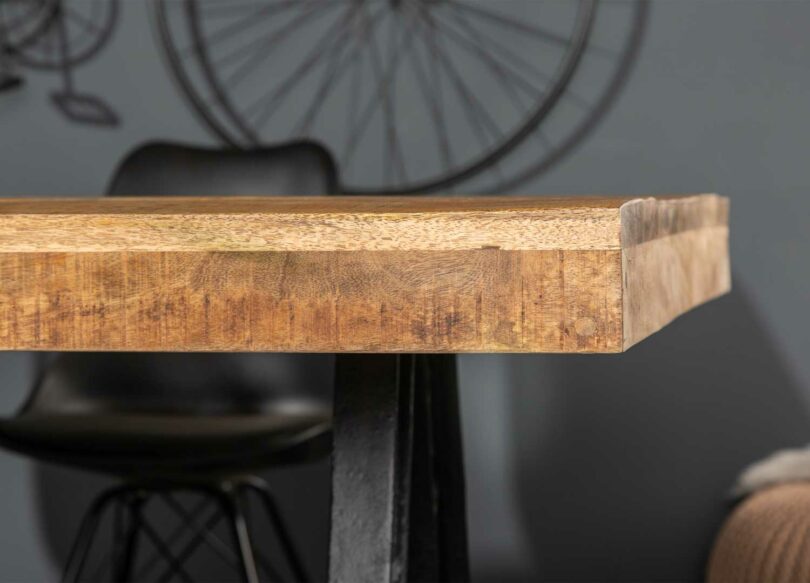 Zoom plateau de la tabe 240cm en bois de manguier