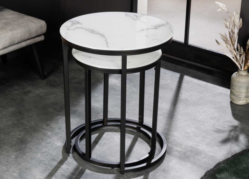 lot de 2 tables basses rondes design metal noir et aspect marbre