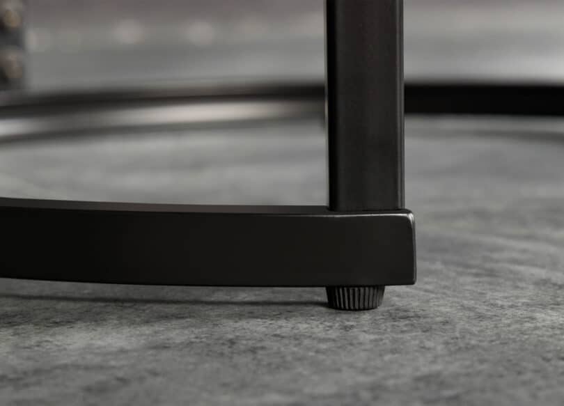 zoom sur la structure en metal noir poudre