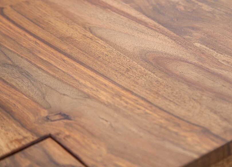 zoom sur le bois de sesham