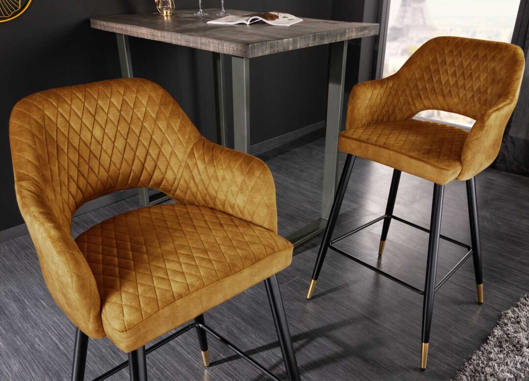 2 fauteuils de bar confortable en velours jaune moutarde