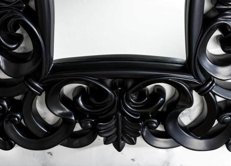 Miroir baroque laqué noir