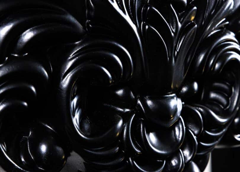 Ornement de la console baroque noire
