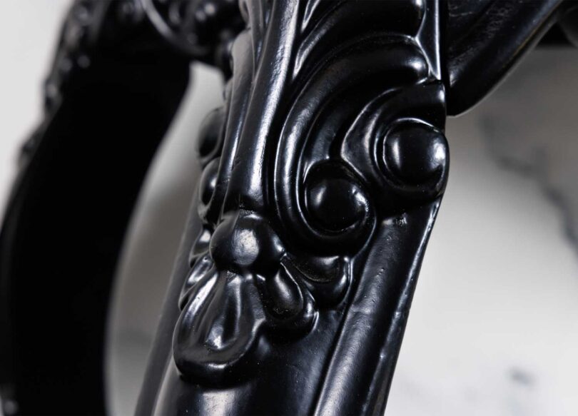 Piétement baroque de la console baroque