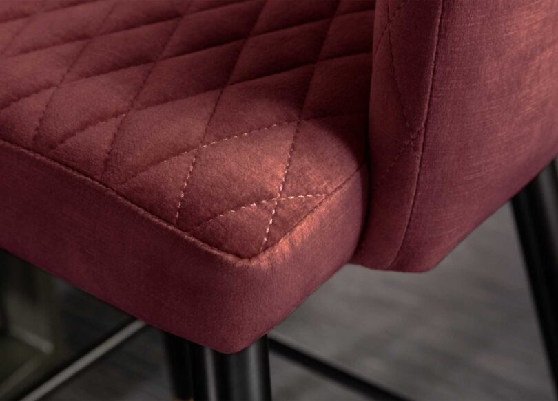 Velours rouge de la chaise de bar
